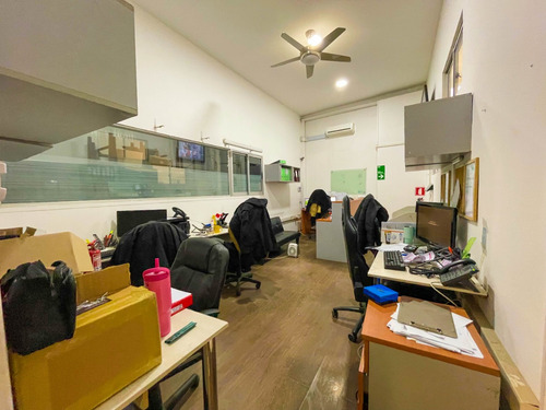 Edificio Con Bodegas Y Oficinas Habilitadas + Terraza