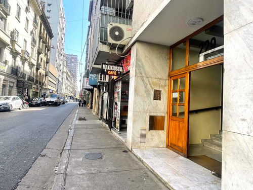 Oficina / Consultorio En Pleno Centro Muy Luminosa Y Bien Ubicada