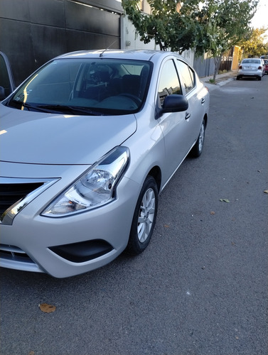 Excelente Nissan V Drive Color Plata Muy Buenas Condiciones!
