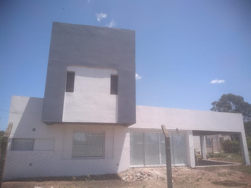 Imagen 4 de 14 de En San Eduardo Chapadmalal, Gran Casa A Terminar De 4 Ambientes, 150 M2 Cubiertos, A 3 Cuadras Del Mar