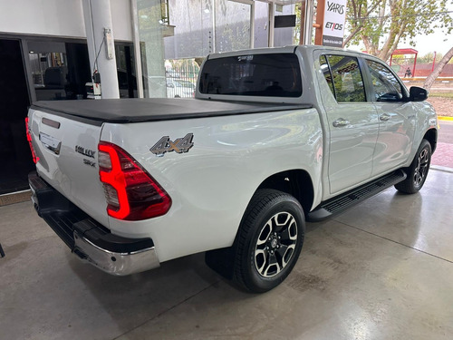 Imagen 6 de 12 de Toyota Hilux (l21) 2.8 C/d 4x4 Tdi Srx 204cv