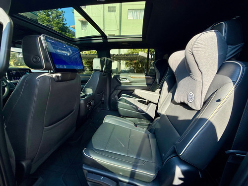 Chevrolet Suburban Premier 2023