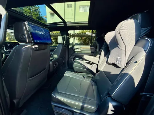 Chevrolet Suburban Premier 2023