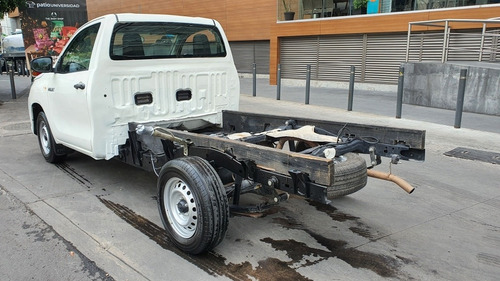 Imagen 3 de 11 de Toyota Hilux 2020 2.7 Cabina Sencilla Mt