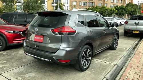 Nissan X-Trail T32 Exclusive Sec 2,5 4x4 7P