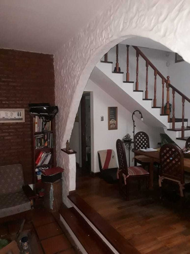 Imagen 4 de 18 de Impecable Casa 3 Amb En Venta Con Jardin Y Garage, V. Balles