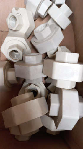 Tuerca Con Rosca 1-1/4 Hexagonal - Material Cpvc