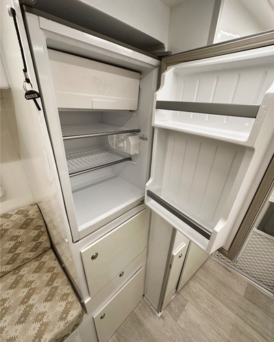 Camper Ag 240 Para Doble Cabina Mediana