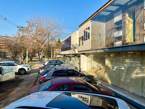 Excelente Y Exclusiva Ubicación Local Comercial / Remodelado