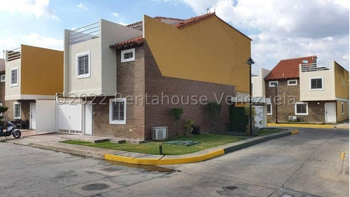 Venta De Townhouse  Urb Corinsa Tres Niveles-villas Del Sol - Cagua 23-1008 Gjg 