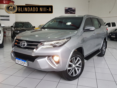 Imagem 16 de 20 de Toyota Hilux Sw4 2.8 Srx 4x4 7 Lugares Blindada 16/2016