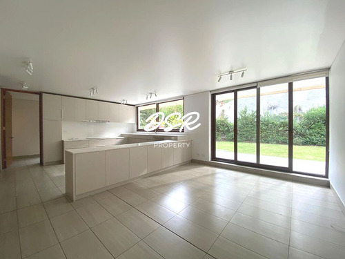 Excelente Depto De 3 D Mas Servicio Con Jardín Privado.