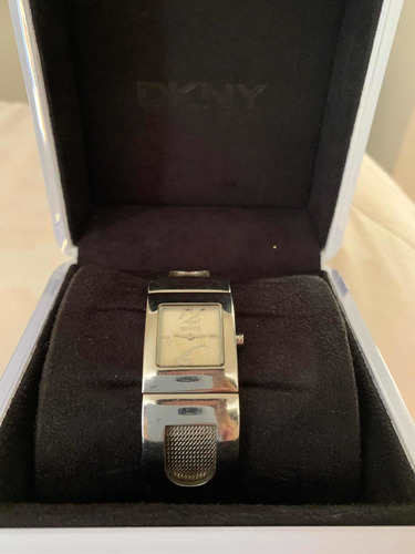 Reloj Original Marca Dnky De Acero