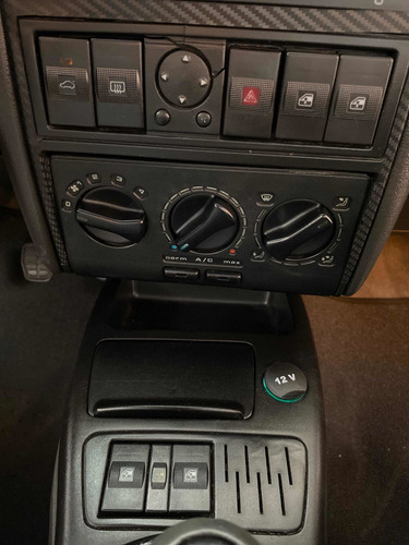 Volkswagen Santana 1999 1.8 4p Gasolina