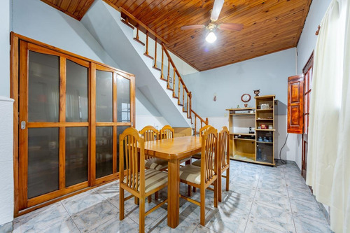 Imagen 6 de 20 de Venta/permuta Dpto Centro Ph De 2 Dormitorios Con Patio Y Terraza. Arroyito, Rosario.