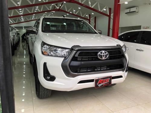 Imagen 2 de 11 de Toyota Hilux Pick Up