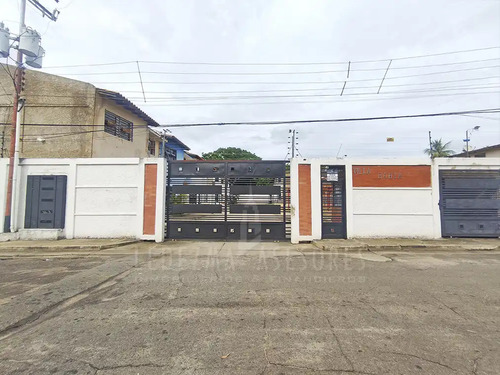 Imagen 1 de 15 de Ledezma Asesores Vended Townhouse En La Av. Siegart, Ciudad Bolívar - Venezuela 