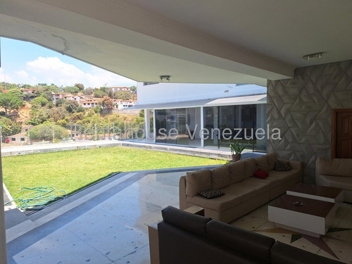 Amplia Casa En Venta Ubicada En Prados Del Este 24-24046