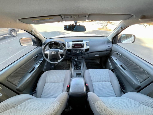 Imagen 7 de 10 de Toyota Hilux (l12) 3.0 C/d 4x2 Tdi Sr 171cv