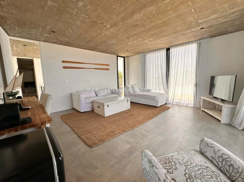 Casa En Venta De 4 Dormitorios En Club Del Mar, José Ignacio