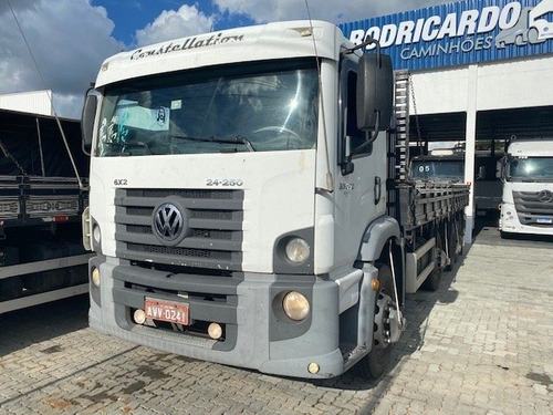 Volkswagen 24-250 E Constellation 3-eixos 2p