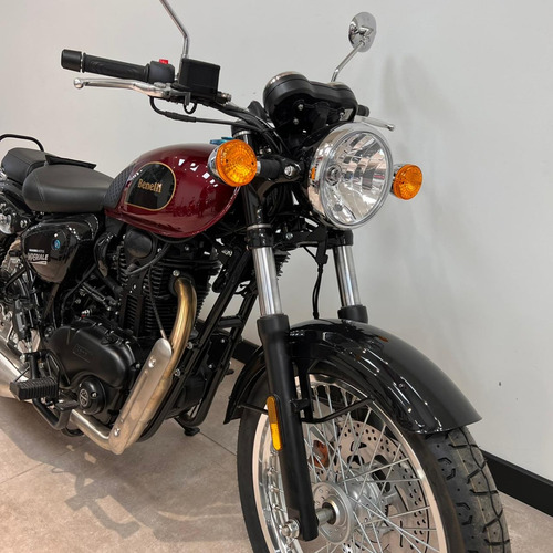 Imagen 11 de 23 de Benelli Imperiale 400