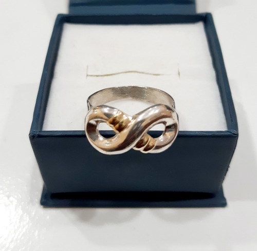 Anillo Infinito En Plata Con Apliques En Oro