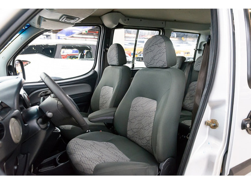 Fiat Doblo 1.8 MPI ESSENCE 7L 16V FLEX 4P MANUAL