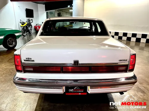 Lincoln Town Car 1990