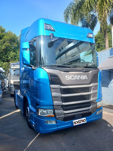 Scania R 450 - 4x2 - Ano 2022/2023 - Rogério Caminhões