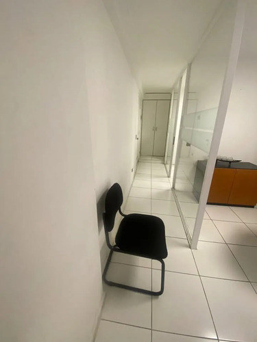 Venta De Oficina A Pasos Del Metro Manuel Montt