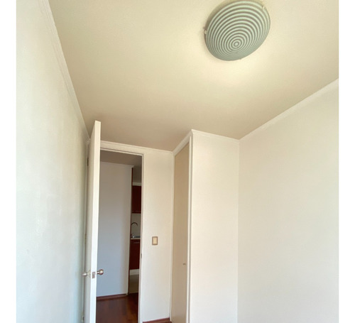 Amplio Departamento, Piso 12, A Pasos Del Metro Santa Lucía