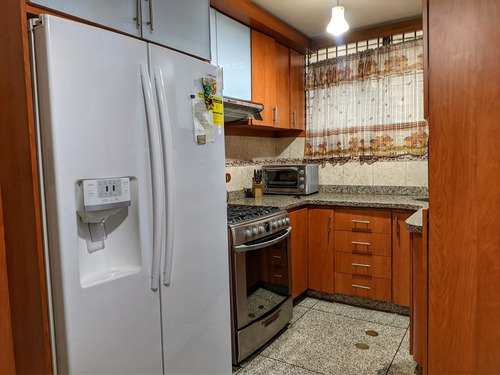 Apartamento En Valencia. Cercano A La Av. Bolívar Norte. Residencias Editor. Ata-1476