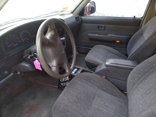 Toyota Hilux 3.0 D/cab 4x2 D Srv 2004