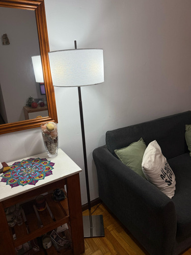Lámpara De Pie 2 Luces Esquinero Living Moderna Con Pantalla Blanco-marfil Platil Con Ecocuero