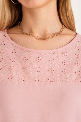 Imagen 4 de 4 de Blusa Broderie Suizo Amanda