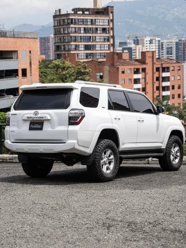 Toyota 4Runner 4.0 4Runner Sr5