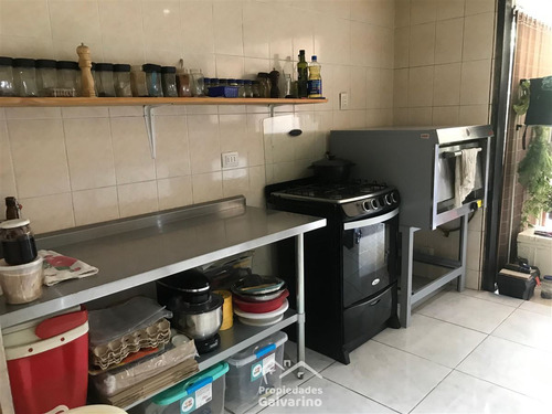 Casa En Venta De 2 Dorm. En San Joaquín