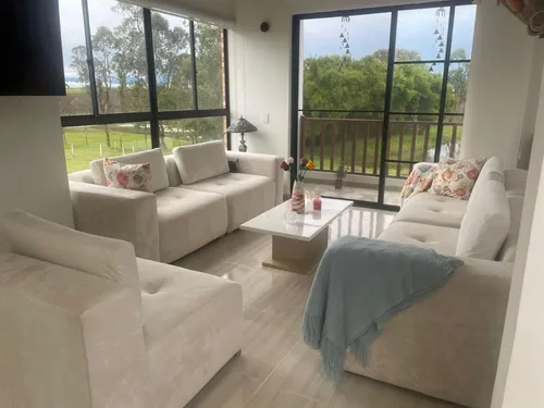 Casa Campestre Moderna Y Con Vista A Un Lago