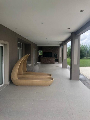Venta Hermoso Chalet 5 Ambientes En Country La Concepcion