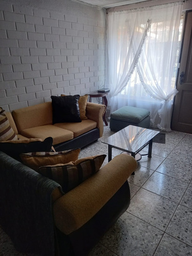Venta De Casa Con 7 Habitaciones Y 3 Baños