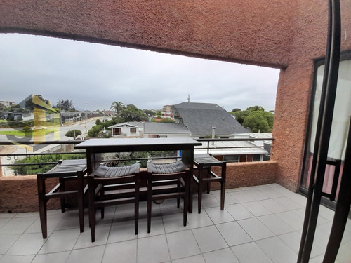 Se Vende Bonito Dpto A Metros De Playa Amarilla, Concón.