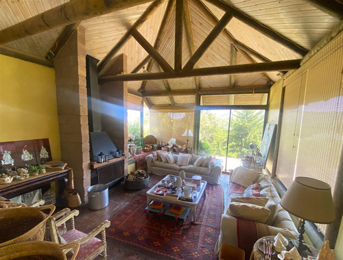Casa En Venta De 5 Dorm. En Zapallar