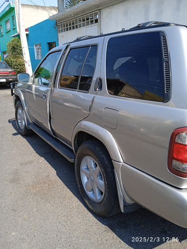 Nissan Pathfinder Le Ee Piel Aa 4x4 At