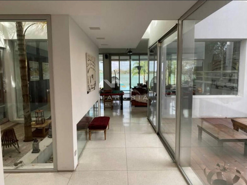 Casa En Venta Y Alquiler A La Laguna, Con 3 Dormitorios. Barrio Santa Bárbara, General Pacheco, Tigre.