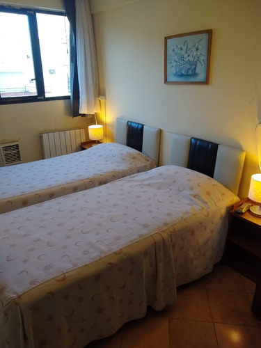 25 Departamentos En El Mismo Edificio. Para Que Fecha Lo Necesitas? Por Cuanto Tiempo?cuantas Personas Son? Excelente - Monoambiente - Está Disponible Ya !!! - Zona Hospital De Clínicas Y Facultades.