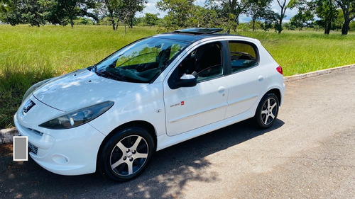 Peugeot 207 1.6 16v Quiksilver Flex 5p