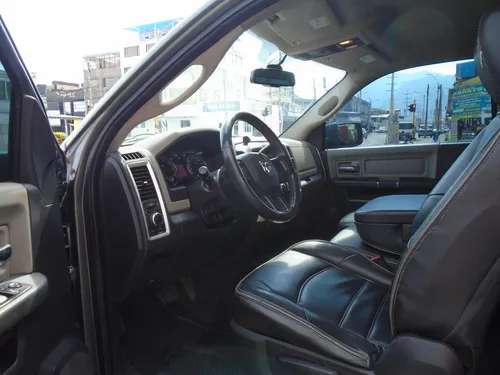 Dodge Ram 5.7 1500 Slt 4x2