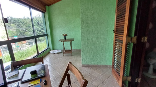 Sobrado À Venda | 3 Quartos | Suíte Com Hidro | Financiamento Disponível!