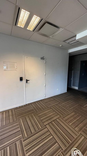 Imagen 8 de 9 de Alquiler Oficina En Emblemático Dot Building - 830mts2. - Planta Libre - Saavedra